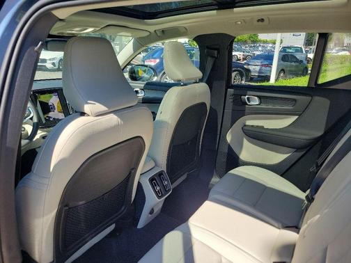 Denim Blue 2026 Volvo XC40 B5 Ultra