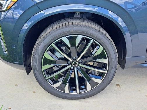 Denim Blue Metallic 2026 Volvo XC90 B6 Ultra 7-Seater