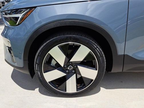 2022 Volvo C40 Recharge Pure Electric P8 Ultimate