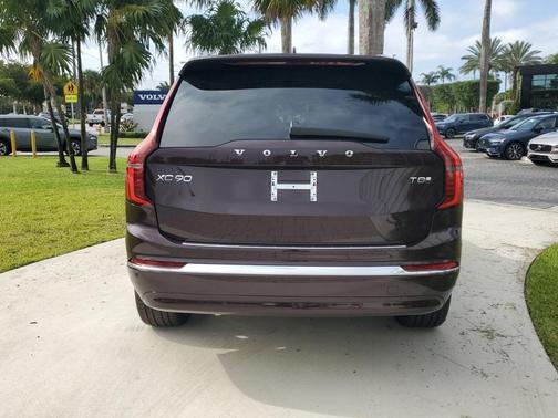 2025 Volvo XC90 Plug-In Hybrid T8 Ultra 7-Seater