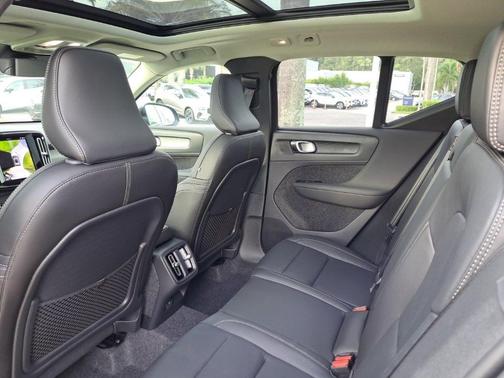 2026 Volvo XC40 B4 Plus