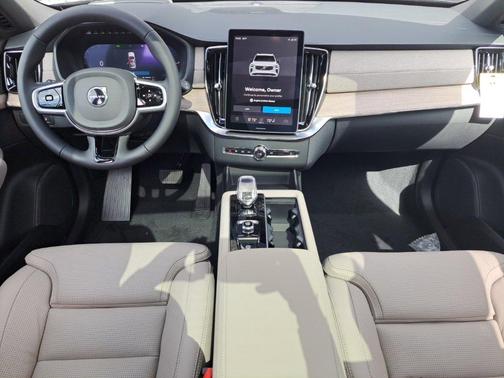 2025 Volvo XC90 Plug-In Hybrid T8 Ultra 7-Seater