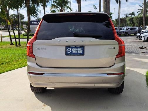 2023 Volvo XC90 B5 Plus