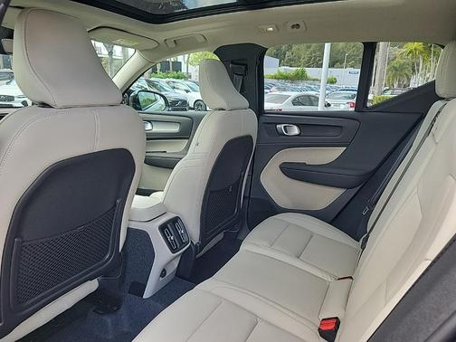 2026 Volvo XC40 B5 Plus