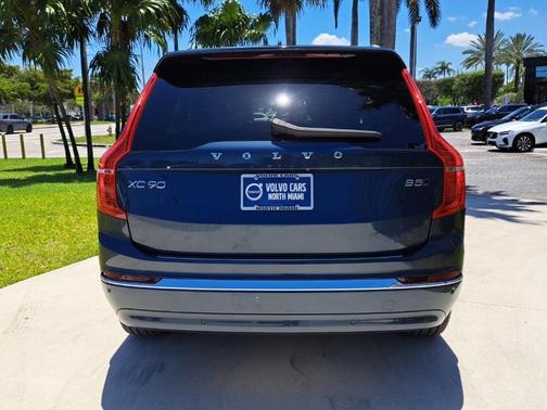 2024 Volvo XC90 B5 Core Bright Theme