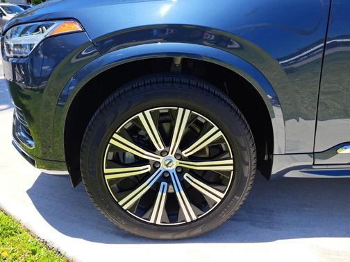 2024 Volvo XC90 B5 Core Bright Theme