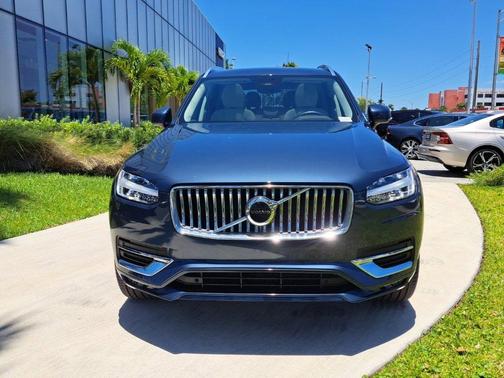 2024 Volvo XC90 B5 Core Bright Theme