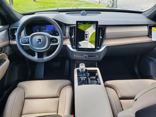 2025 Volvo XC90 B6 Ultra