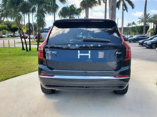 2025 Volvo XC90 B6 Ultra