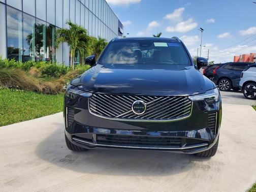 2025 Volvo XC90 B6 Ultra