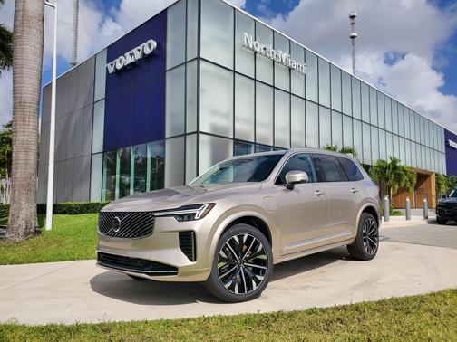 2025 Volvo XC90 Plug-In Hybrid T8 Core 7-Seater