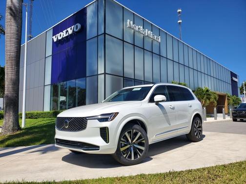 2025 Volvo XC90 B5 Core