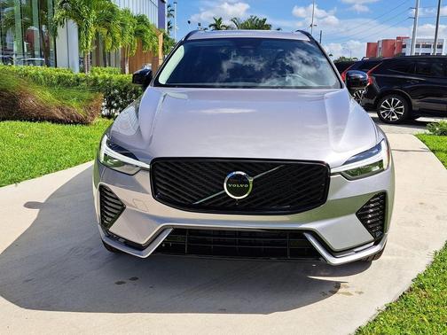 2026 Volvo XC60 B5 Core