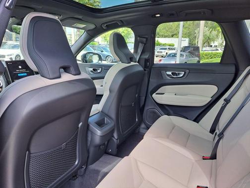 2026 Volvo XC60 B5 Core