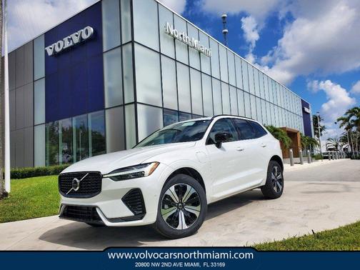 2025 Volvo XC60 Plug-In Hybrid T8 Core
