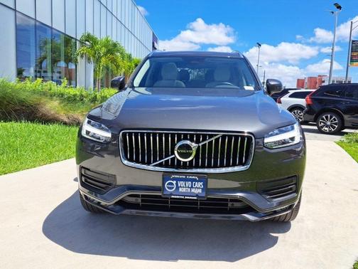 2023 Volvo XC90 B5 Core