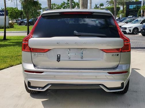 2025 Volvo XC60 B5 Plus