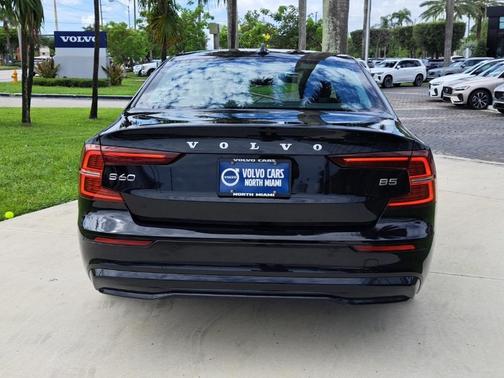 2025 Volvo S60 B5 Plus
