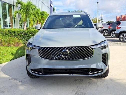 2026 Volvo XC90 B5 Core