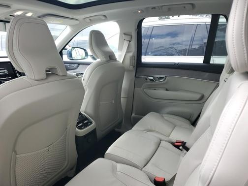 2025 Volvo XC90 Plug-In Hybrid T8 Ultra 7-Seater
