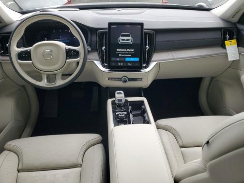 2025 Volvo XC90 Plug-In Hybrid T8 Ultra 7-Seater