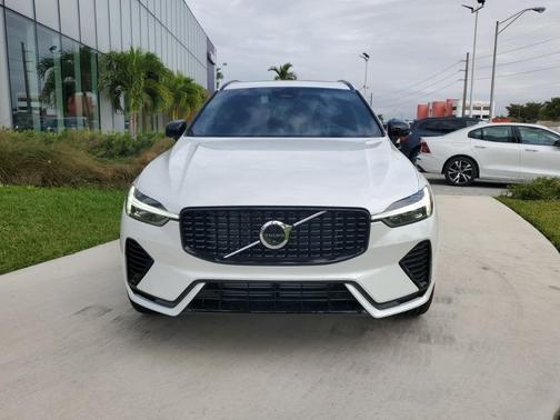 2025 Volvo XC60 Plug-In Hybrid T8 Ultra