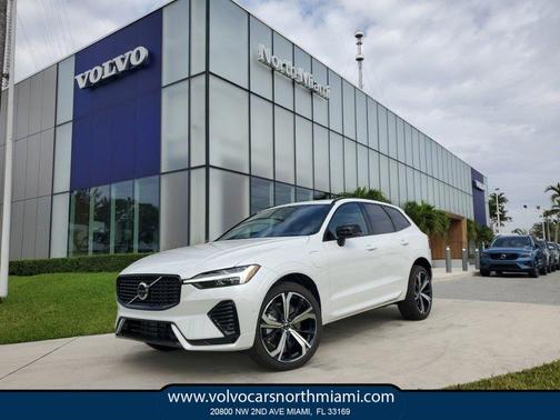 2025 Volvo XC60 Plug-In Hybrid T8 Ultra
