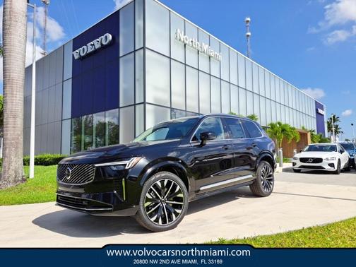 2025 Volvo XC90 B6 Core