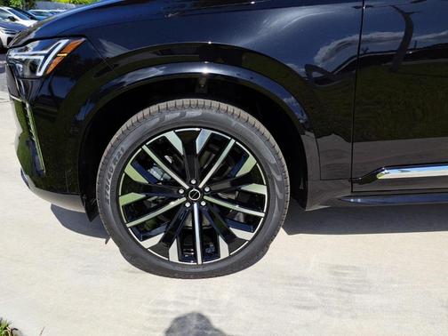 2025 Volvo XC90 B6 Core