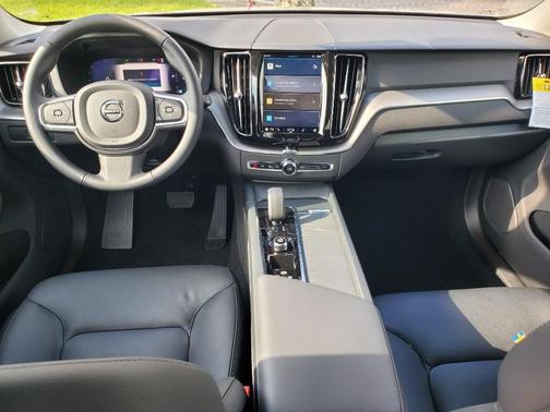 2025 Volvo XC60 B5 Plus