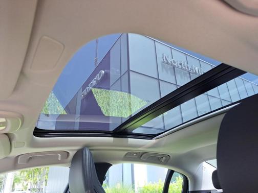 2024 Volvo S60 B5 Core Dark Theme