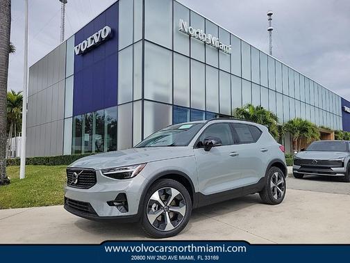 2026 Volvo XC40 B4 Plus