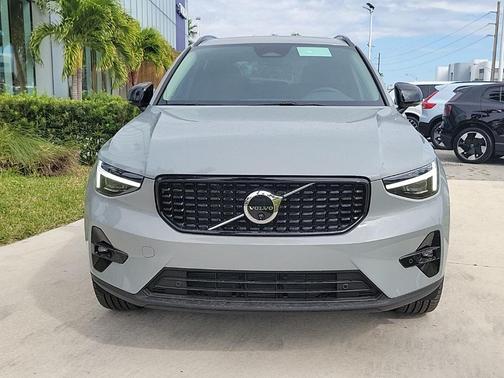 2026 Volvo XC40 B4 Plus