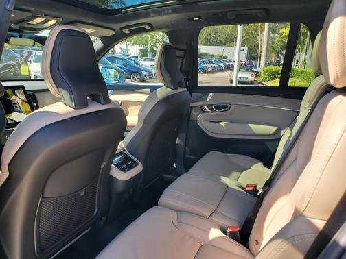 2025 Volvo XC90 B6 Ultra