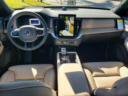 2025 Volvo XC90 B6 Ultra