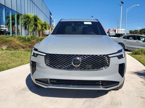 2025 Volvo XC90 B6 Ultra