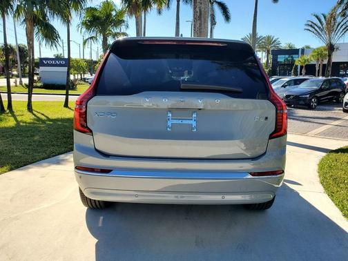 2025 Volvo XC90 B6 Ultra
