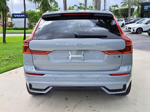 2026 Volvo XC60 B5 Ultra