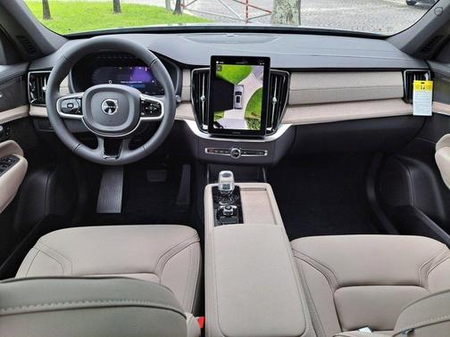 2026 Volvo XC90 B6 Plus 7-Seater