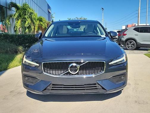 2021 Volvo S60 T5 Momentum