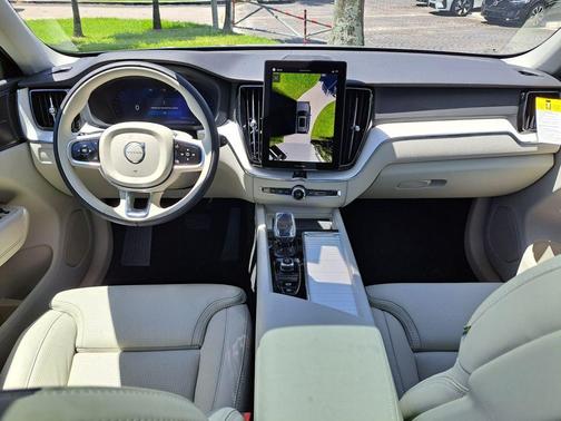Metallic 2026 Volvo XC60 B5 Ultra