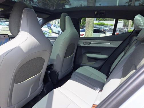 2025 Volvo EX30 Twin Motor Plus