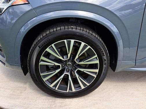 2020 Volvo XC90 T5 Momentum 7 Passenger