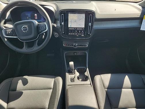 2026 Volvo XC40 B4 Core