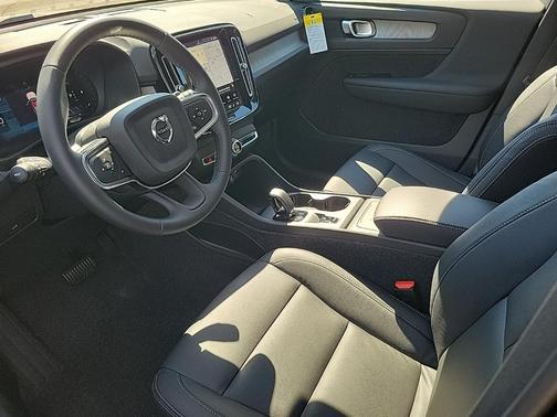 2026 Volvo XC40 B4 Core