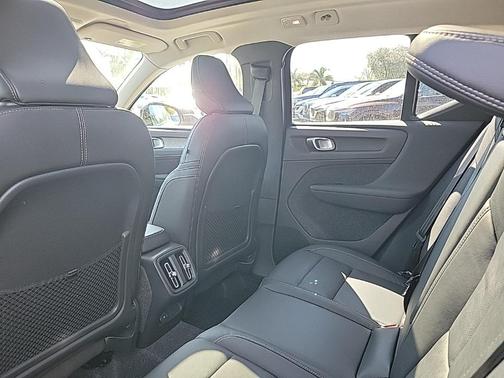 2026 Volvo XC40 B4 Core