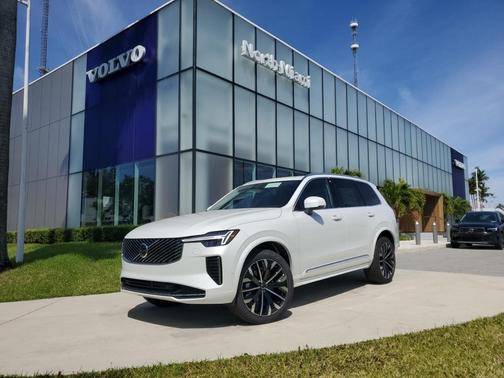 2025 Volvo XC90 B5 Plus 7-Seater