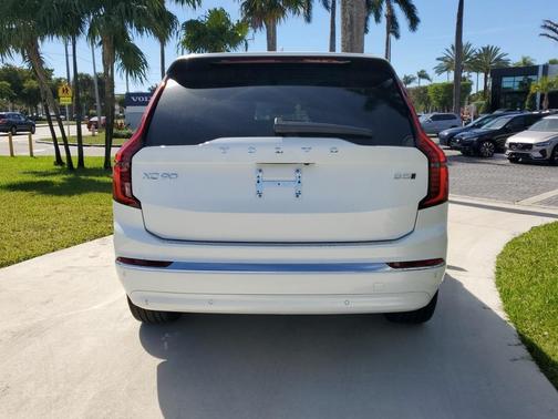 2025 Volvo XC90 B5 Plus 7-Seater