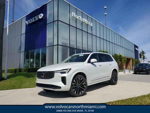 2025 Volvo XC90 B5 Plus 7-Seater