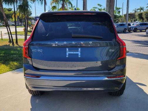 2026 Volvo XC90 B6 Plus 7-Seater